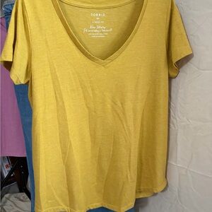 torrid V-Neck Tee in Mustard